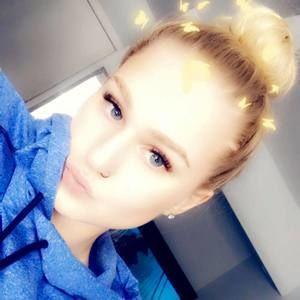 Meet your Posher, Alyssa